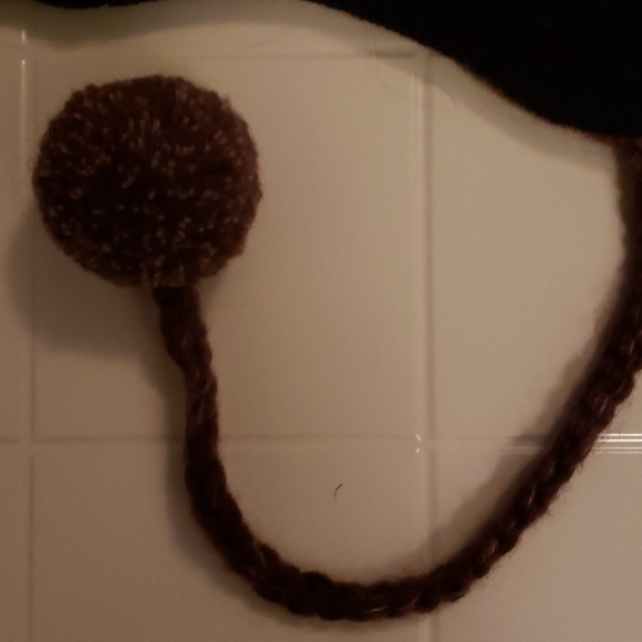 Wool toque - Picture 4 of 9